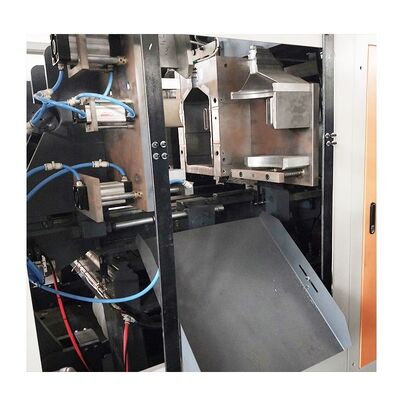 เครื่องเป่าขึ้นรูปด้วยการอัดรีด 440V 415V 380V 220V PE ขวดน้ำขนาด 4 แกลลอน 5 แกลลอน พร้อมหูจับ ภาชนะบรรจุน้ำแร่