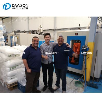 การใช้น้ำ 80 ลิตร/นาที เครื่องขึ้นรูปเป่าแบบรีด ขนาดแผ่นแม่พิมพ์ 320 มม. เหมาะสำหรับผลิตขวดน้ำมันขนาด 0-5 ลิตร