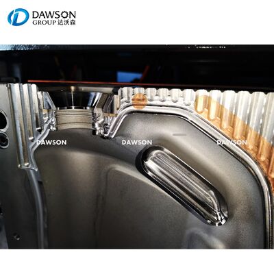 การใช้น้ำ 80 ลิตร/นาที เครื่องขึ้นรูปเป่าแบบรีด ขนาดแผ่นแม่พิมพ์ 320 มม. เหมาะสำหรับผลิตขวดน้ำมันขนาด 0-5 ลิตร